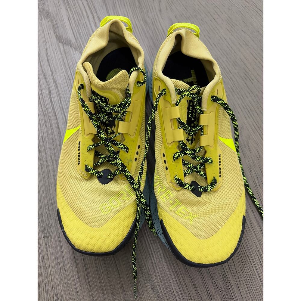 Nike Men's Yellow Athletic Running Shoes